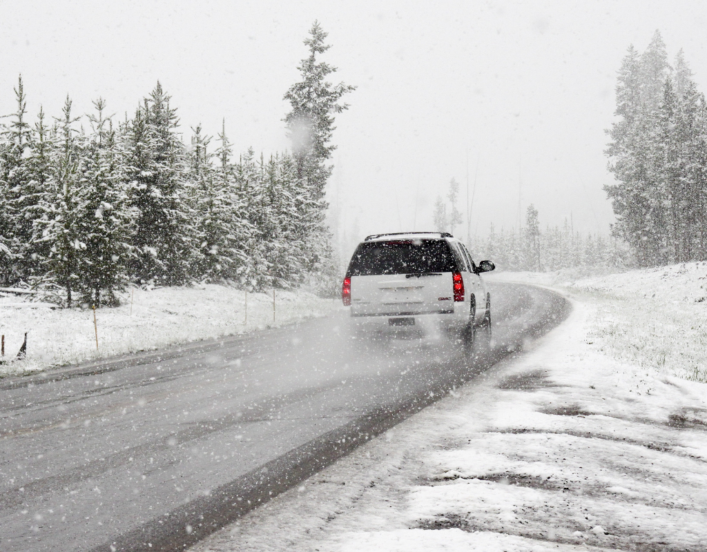 Comment un coaching en pilotage automobile sur glace peut-il booster votre confiance au volant ?